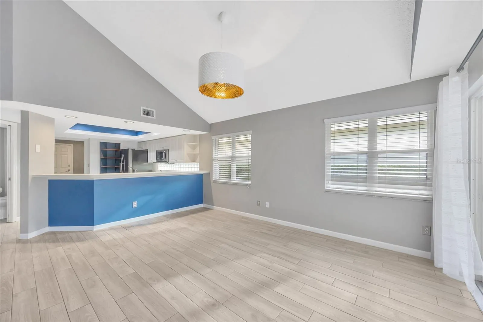 15811 SANCTUARY DR