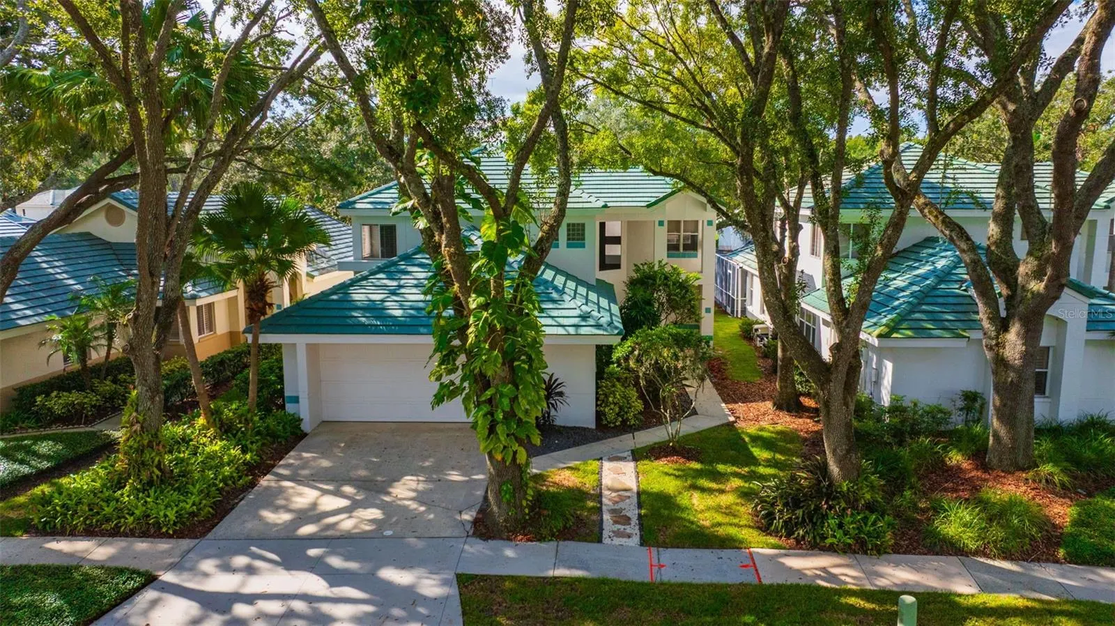 15811 SANCTUARY DR