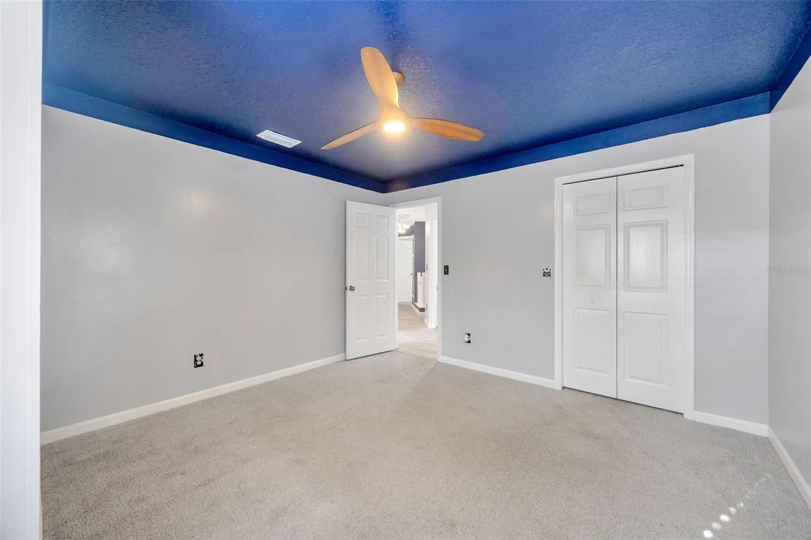 15811 SANCTUARY DR