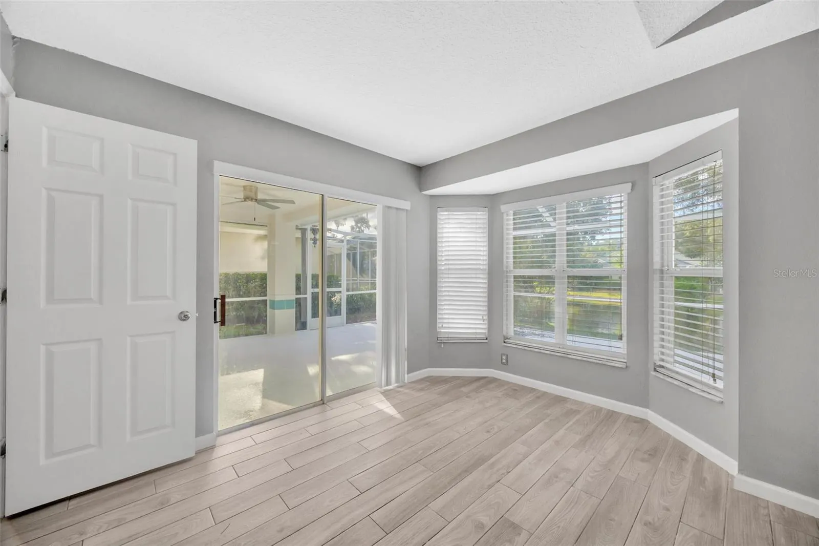 15811 SANCTUARY DR