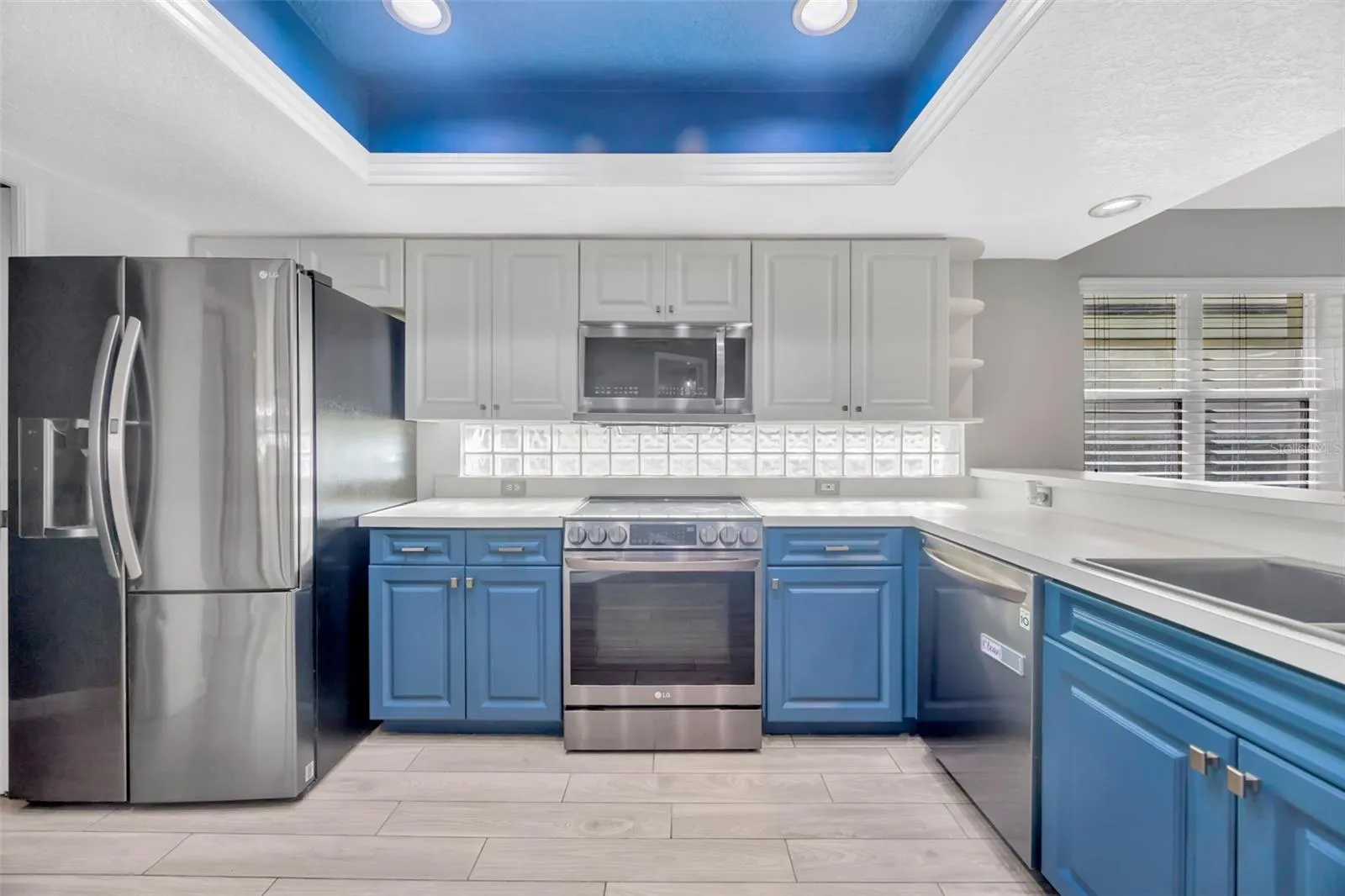 15811 SANCTUARY DR