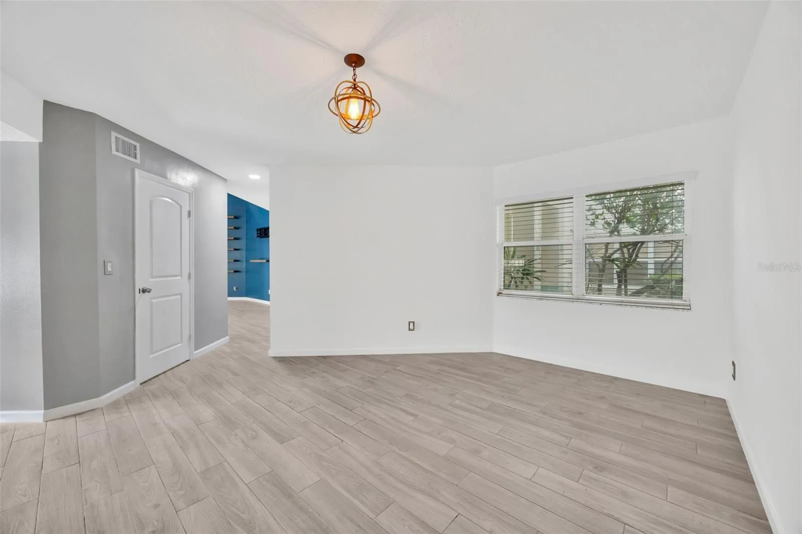 15811 SANCTUARY DR