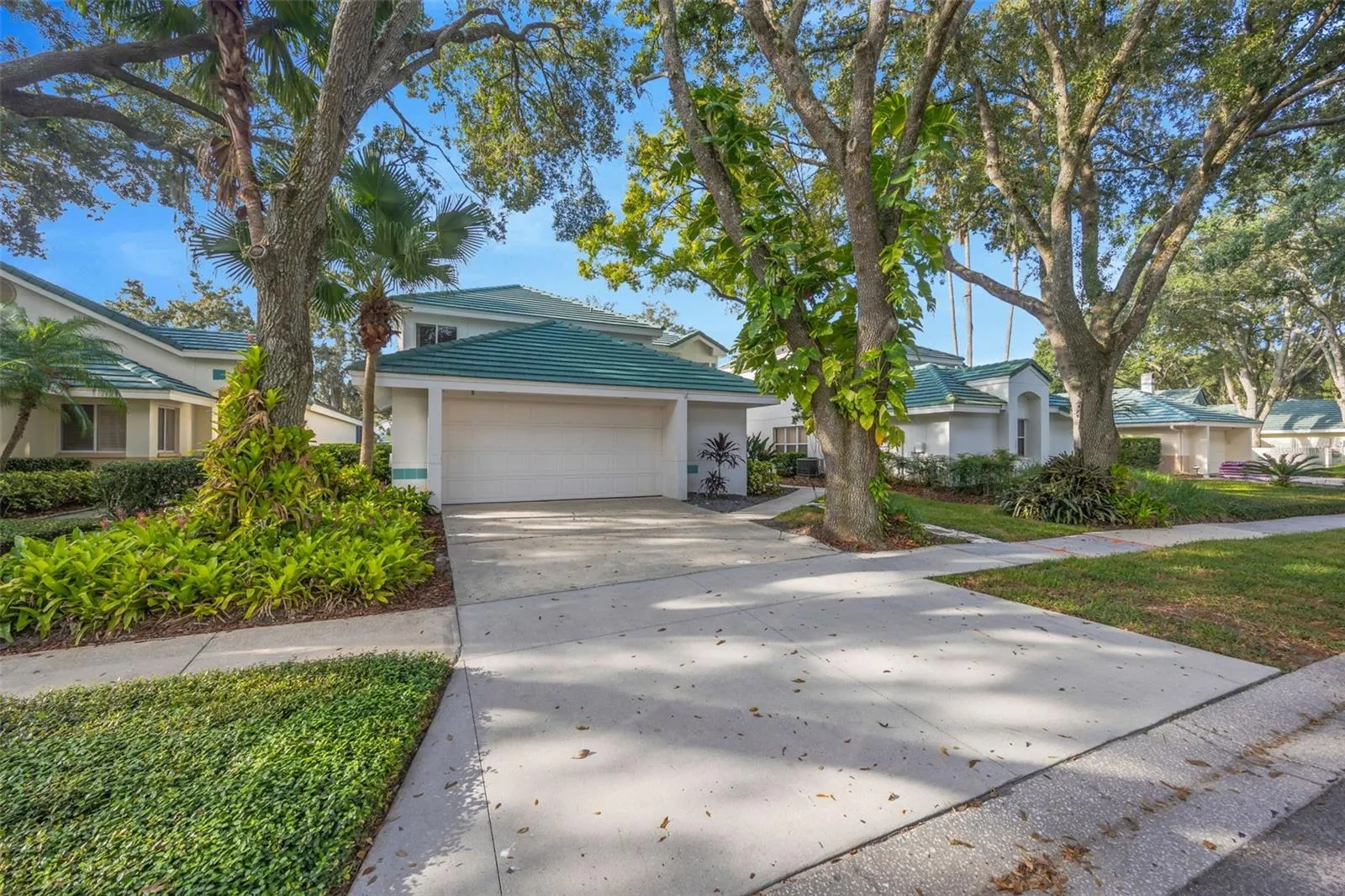 15811 SANCTUARY DR