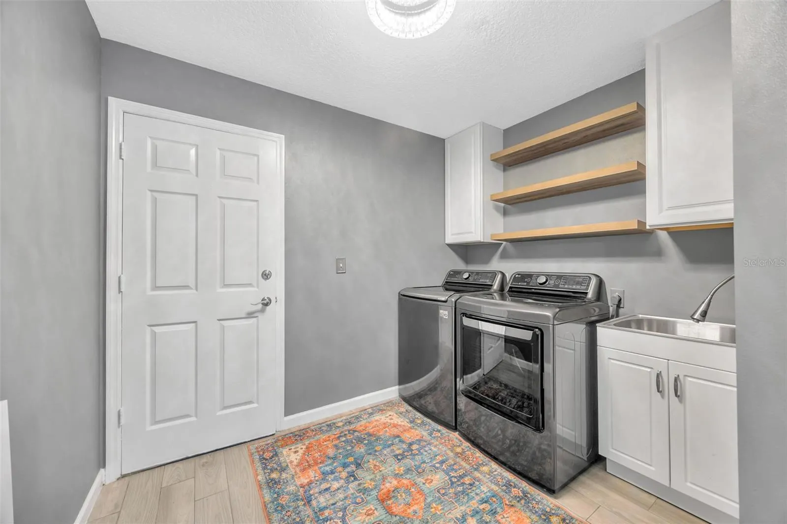 15811 SANCTUARY DR