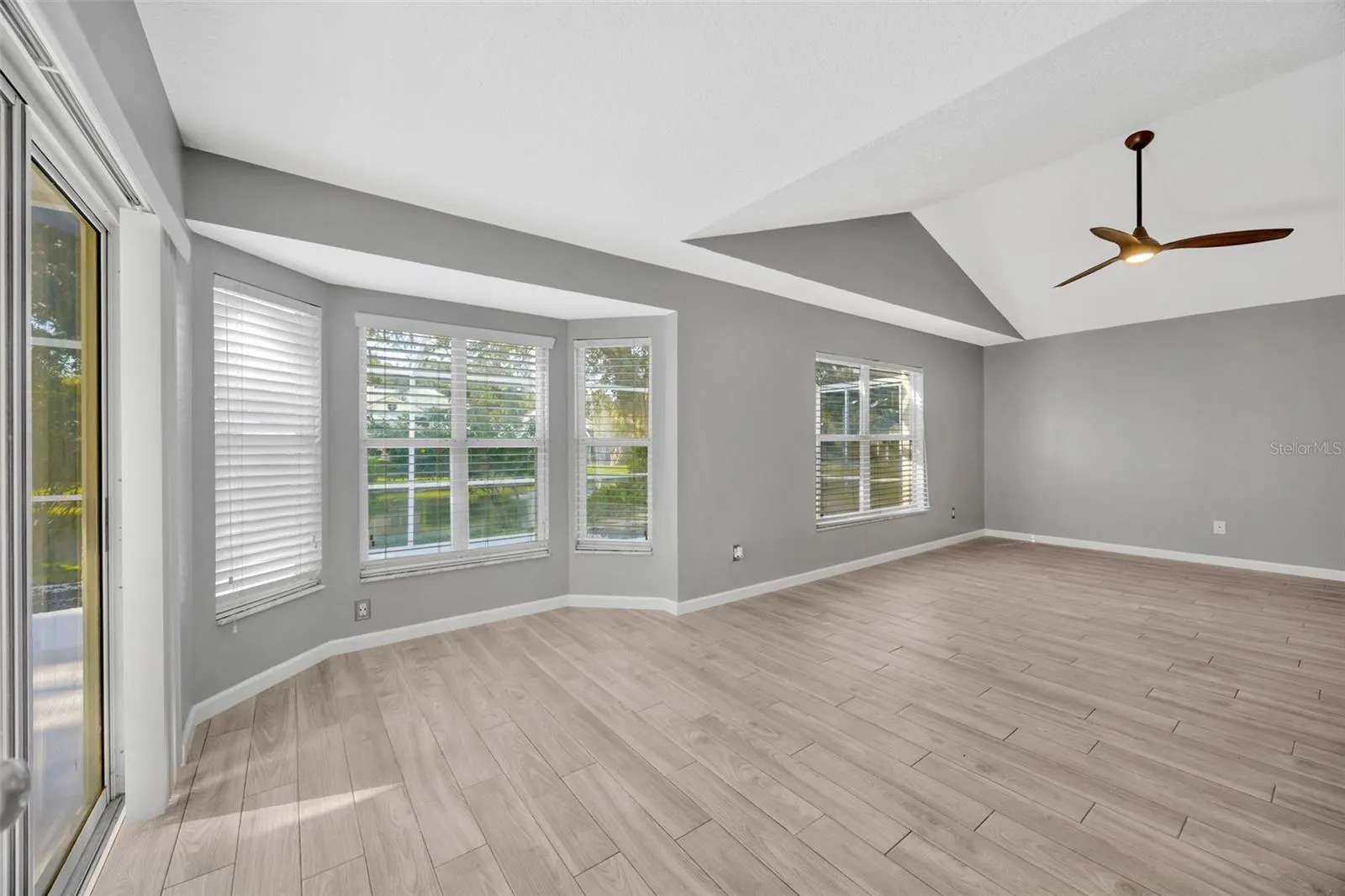 15811 SANCTUARY DR