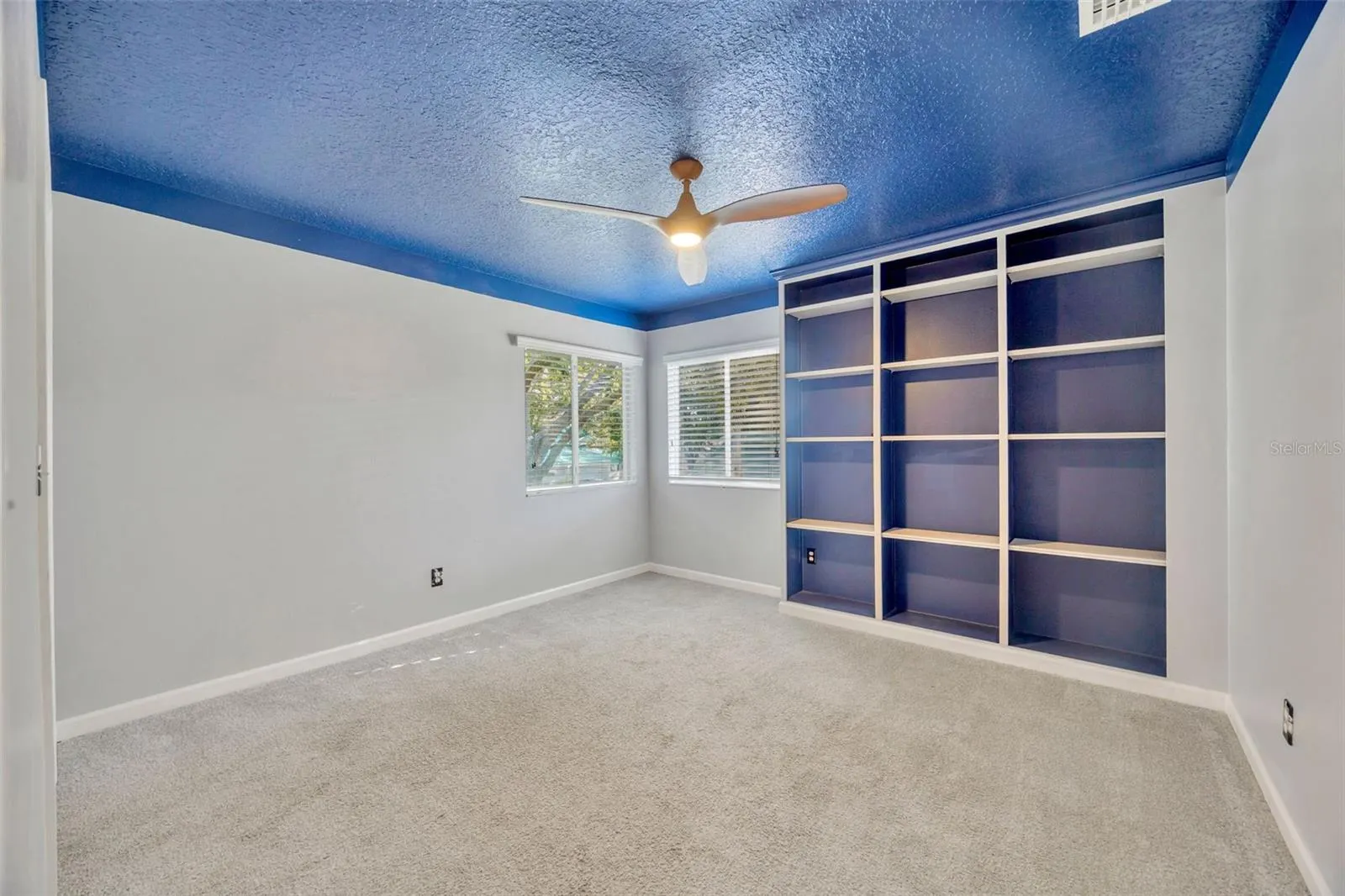15811 SANCTUARY DR