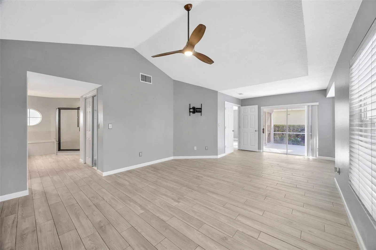 15811 SANCTUARY DR