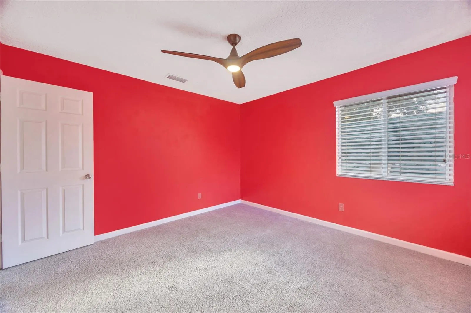 15811 SANCTUARY DR