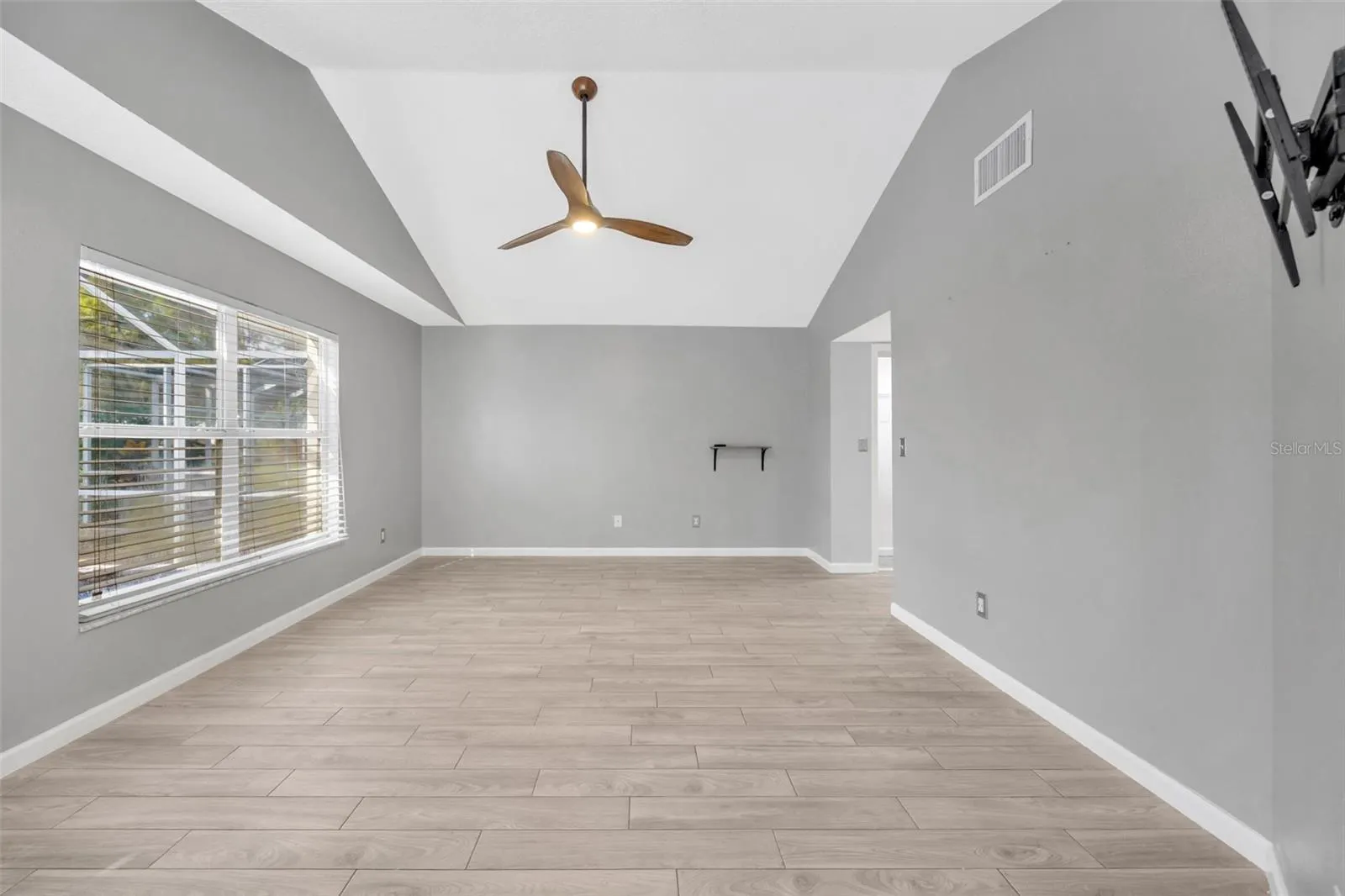 15811 SANCTUARY DR