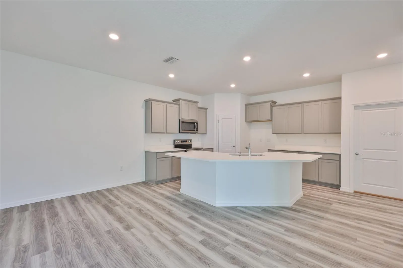 4021 WESTWOOD FIELDS LOOP