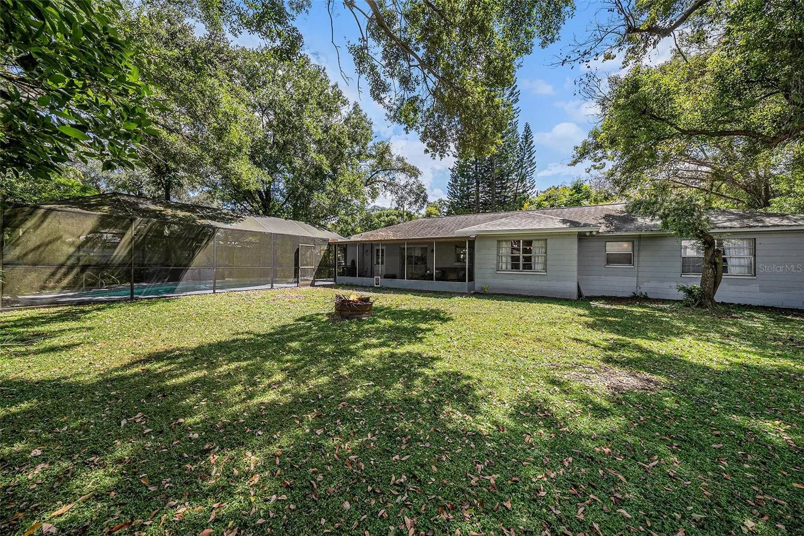 2007 RUSSELL DR