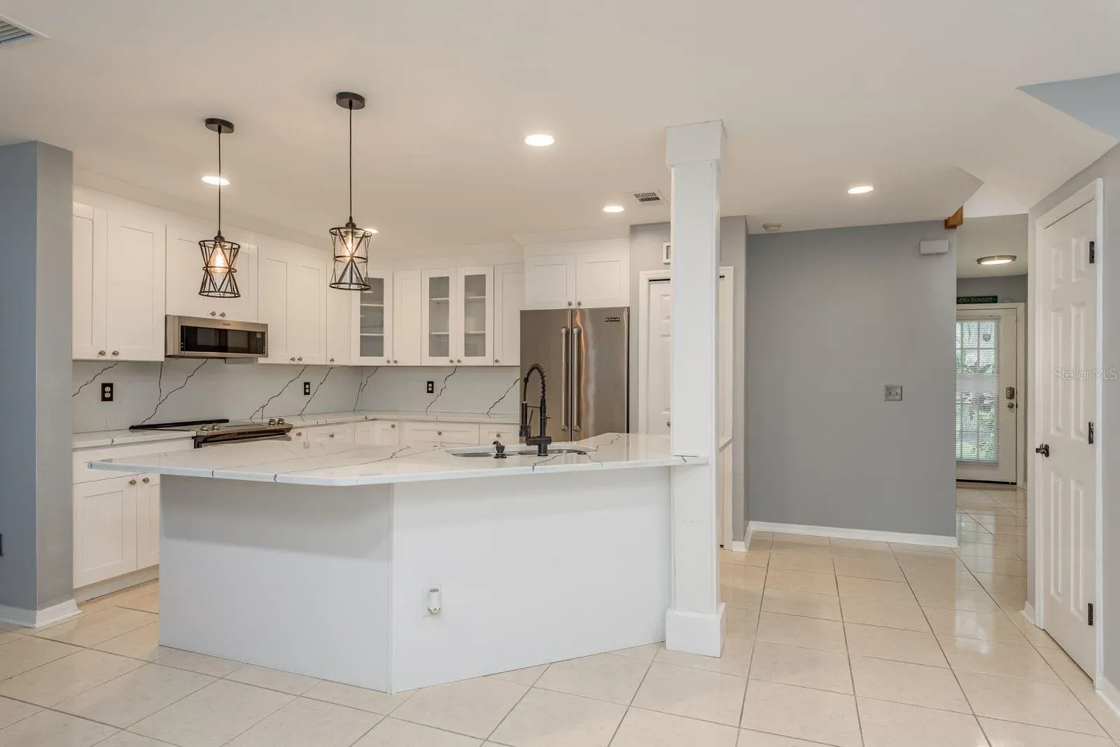 1128 SUNSET POINT RD #403, #403