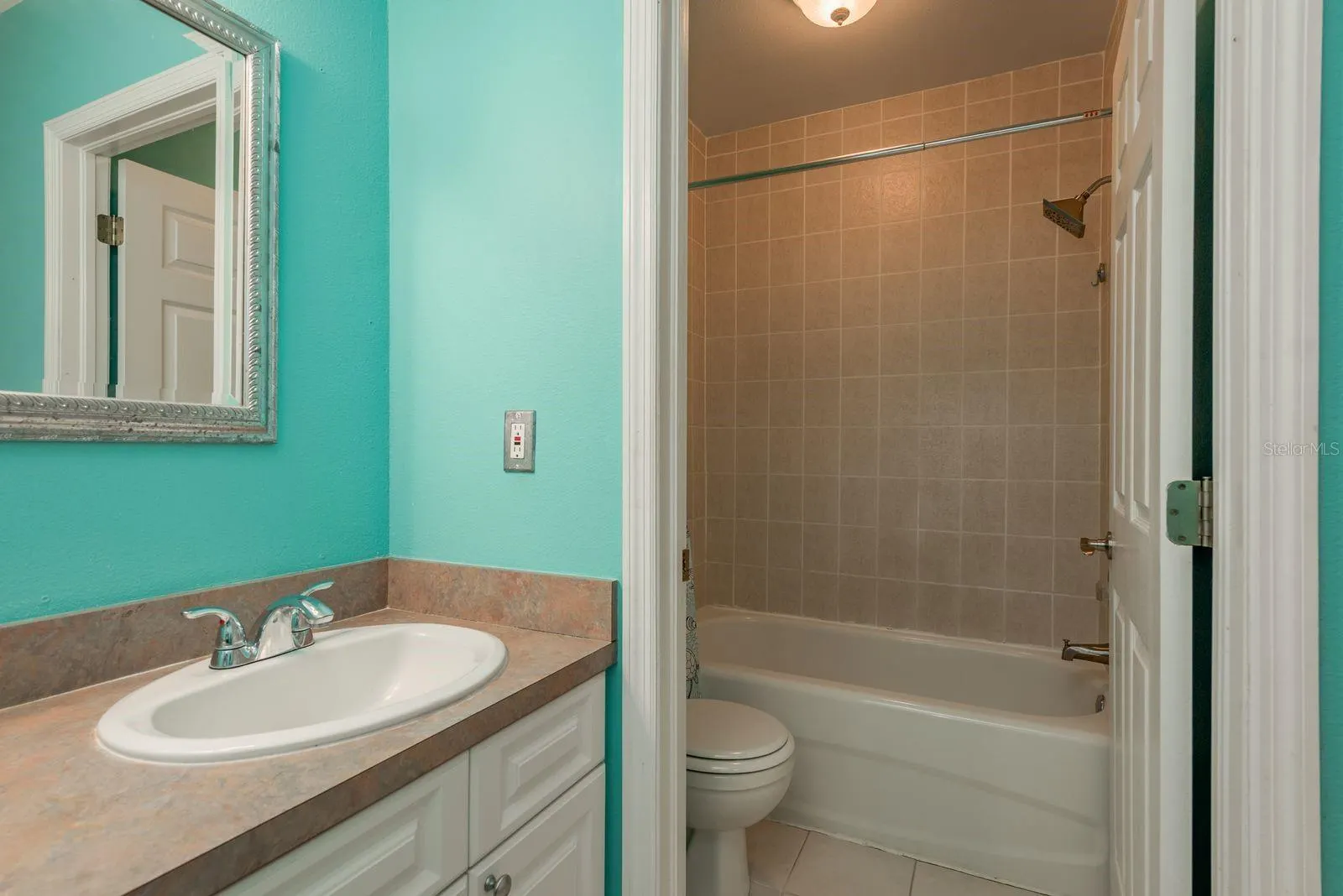 1128 SUNSET POINT RD #403, #403