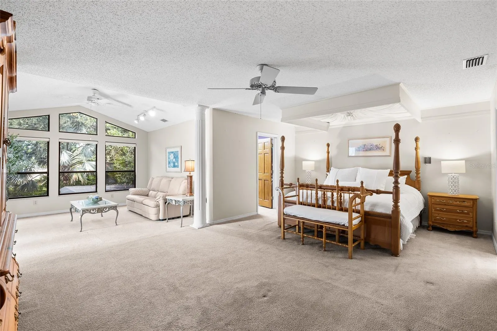 4407 MEADOW WOOD WAY