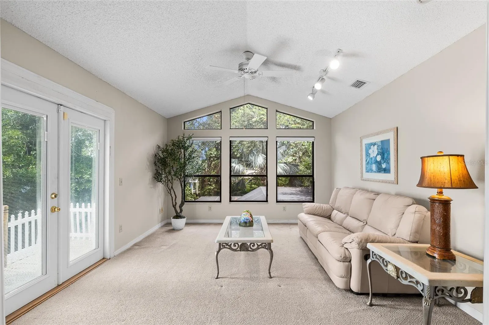 4407 MEADOW WOOD WAY