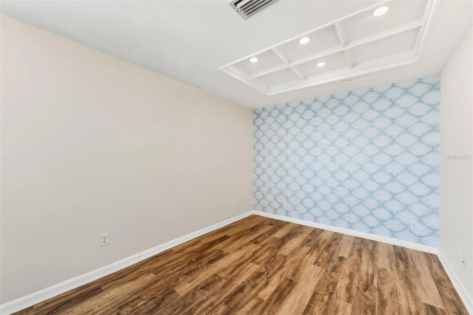 1540 GULF BLVD #1805, #1805