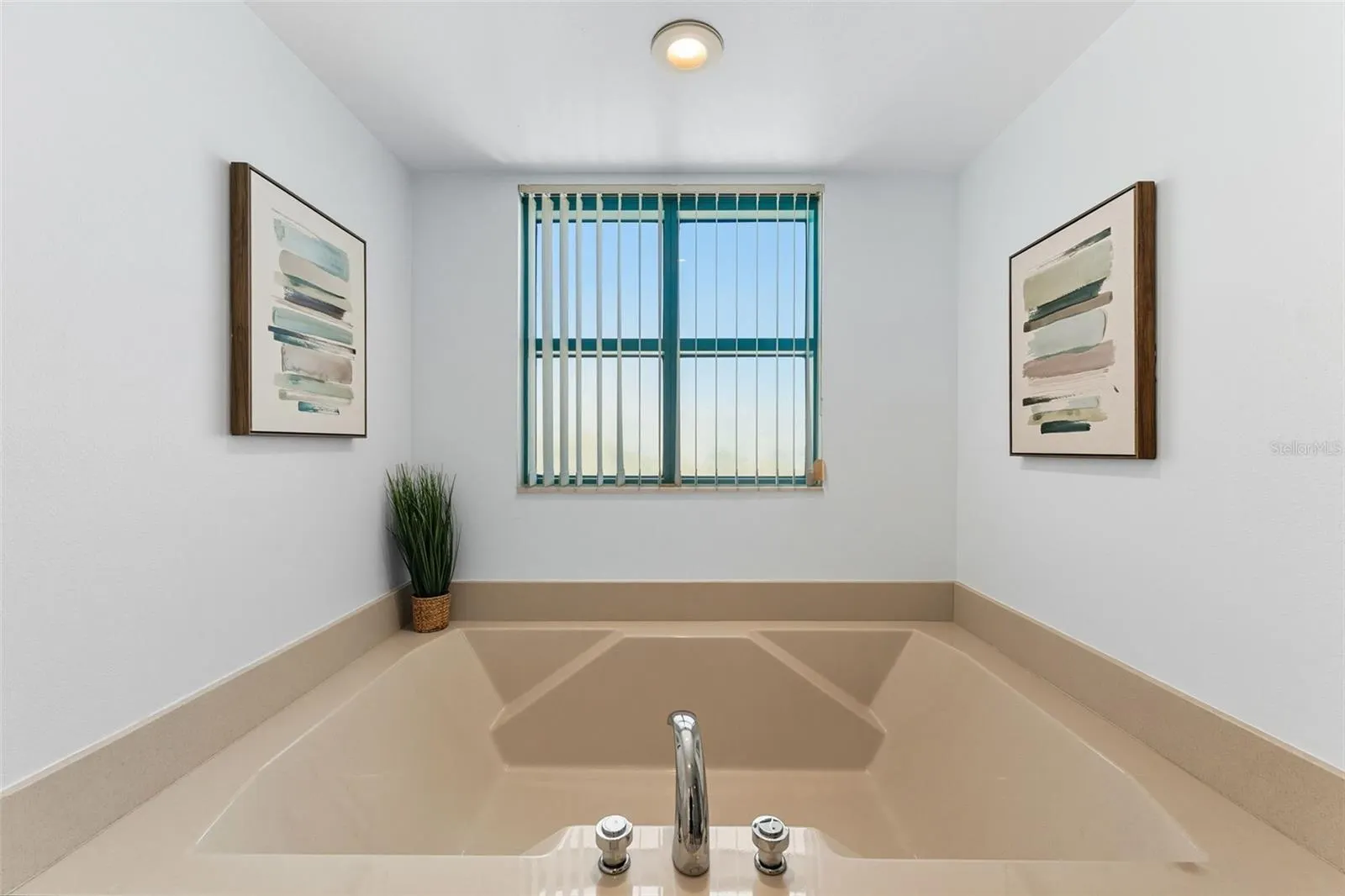 1540 GULF BLVD #1805, #1805