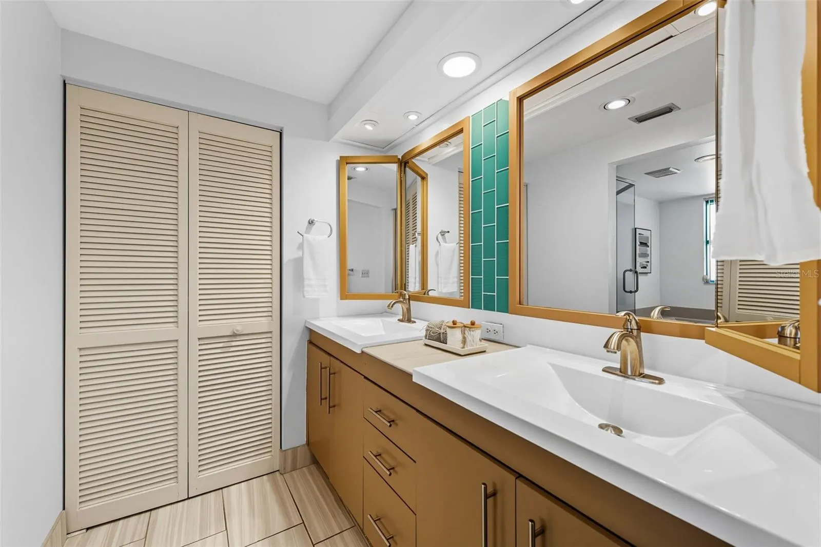 1540 GULF BLVD #1805, #1805