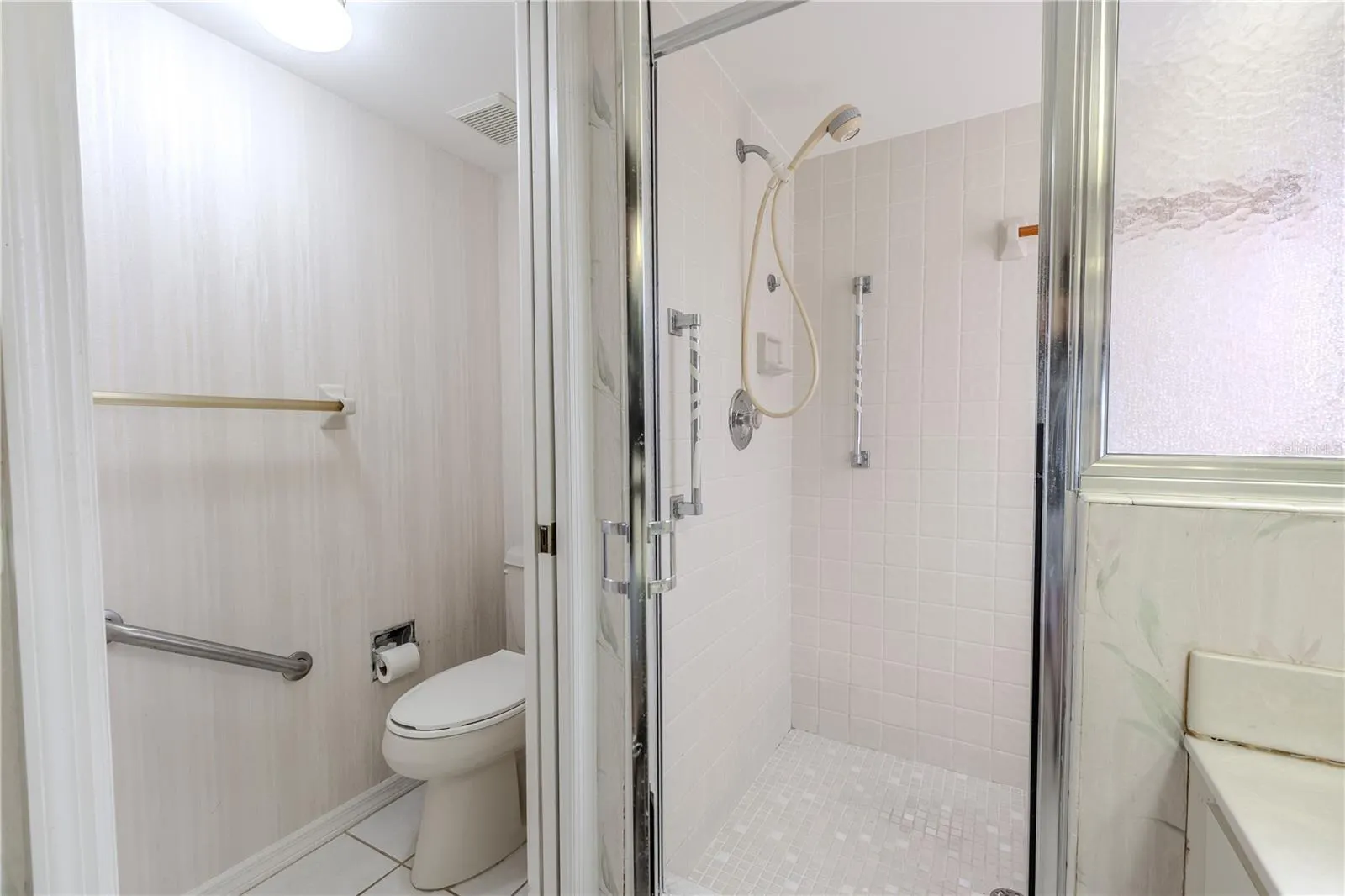 2040 LAKEVIEW DR #101, #101