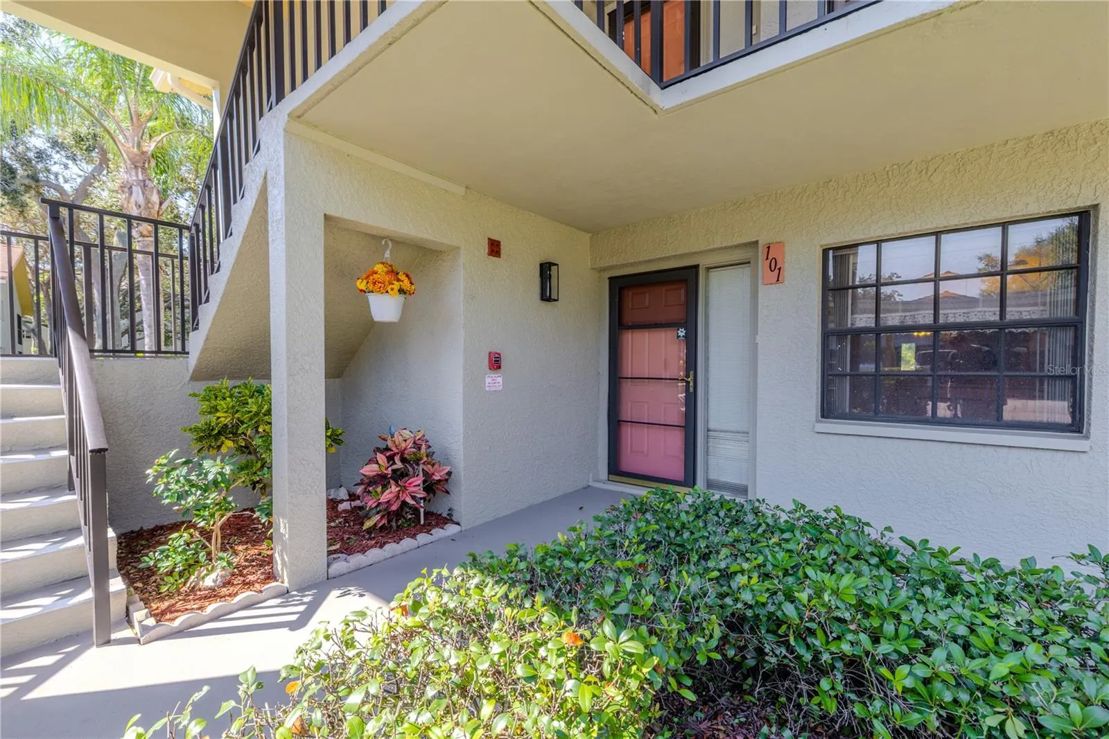 2040 LAKEVIEW DR #101, #101