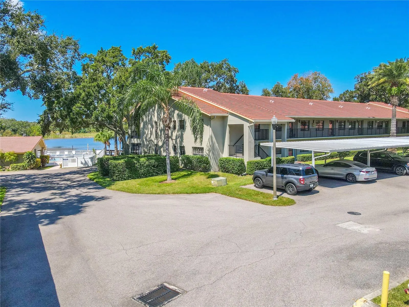 2040 LAKEVIEW DR #101, #101