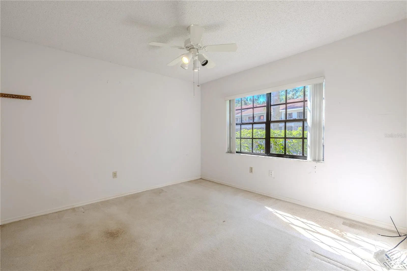 2040 LAKEVIEW DR #101, #101