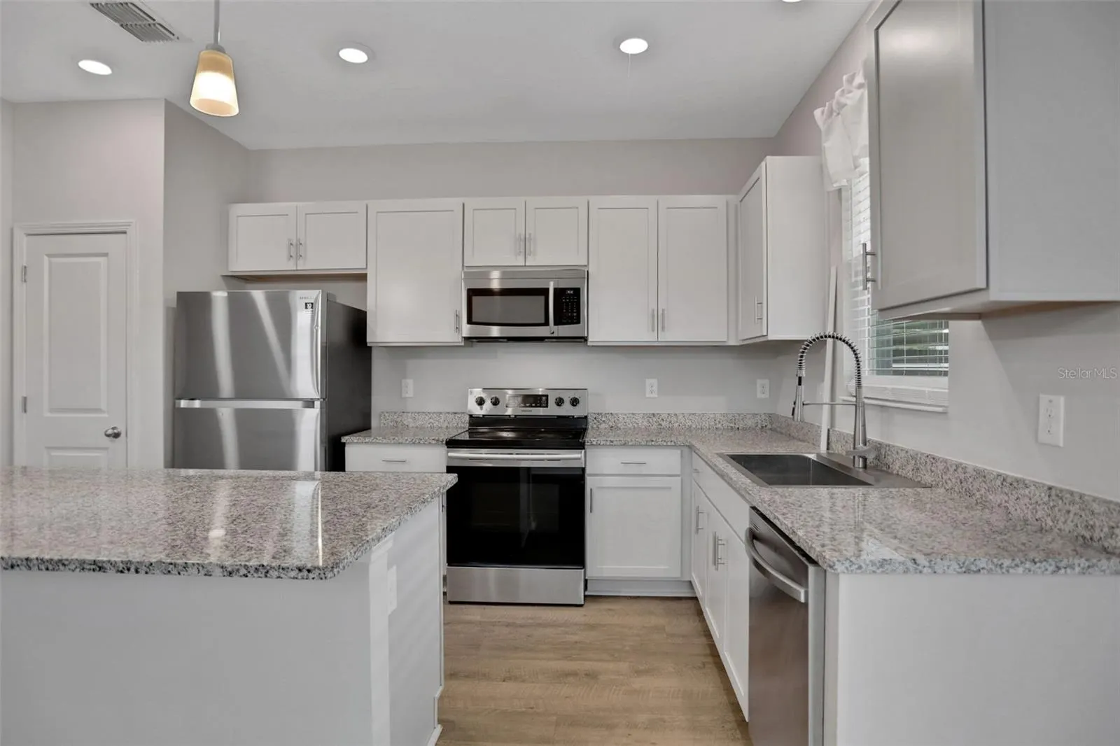 3006 THELMA ST #1/2, #1/2