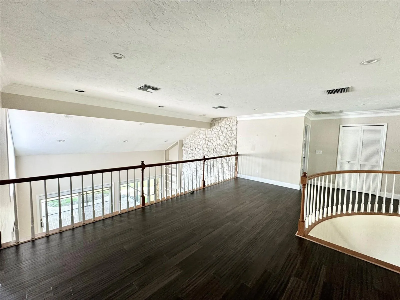 7315 HUNT CLUB LN
