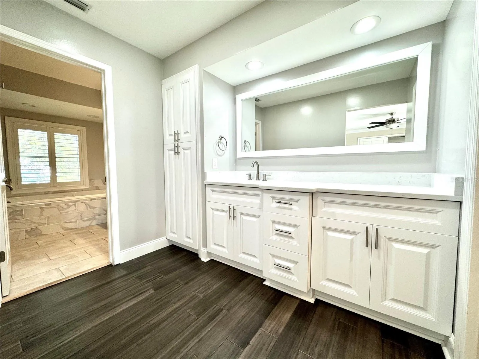 7315 HUNT CLUB LN