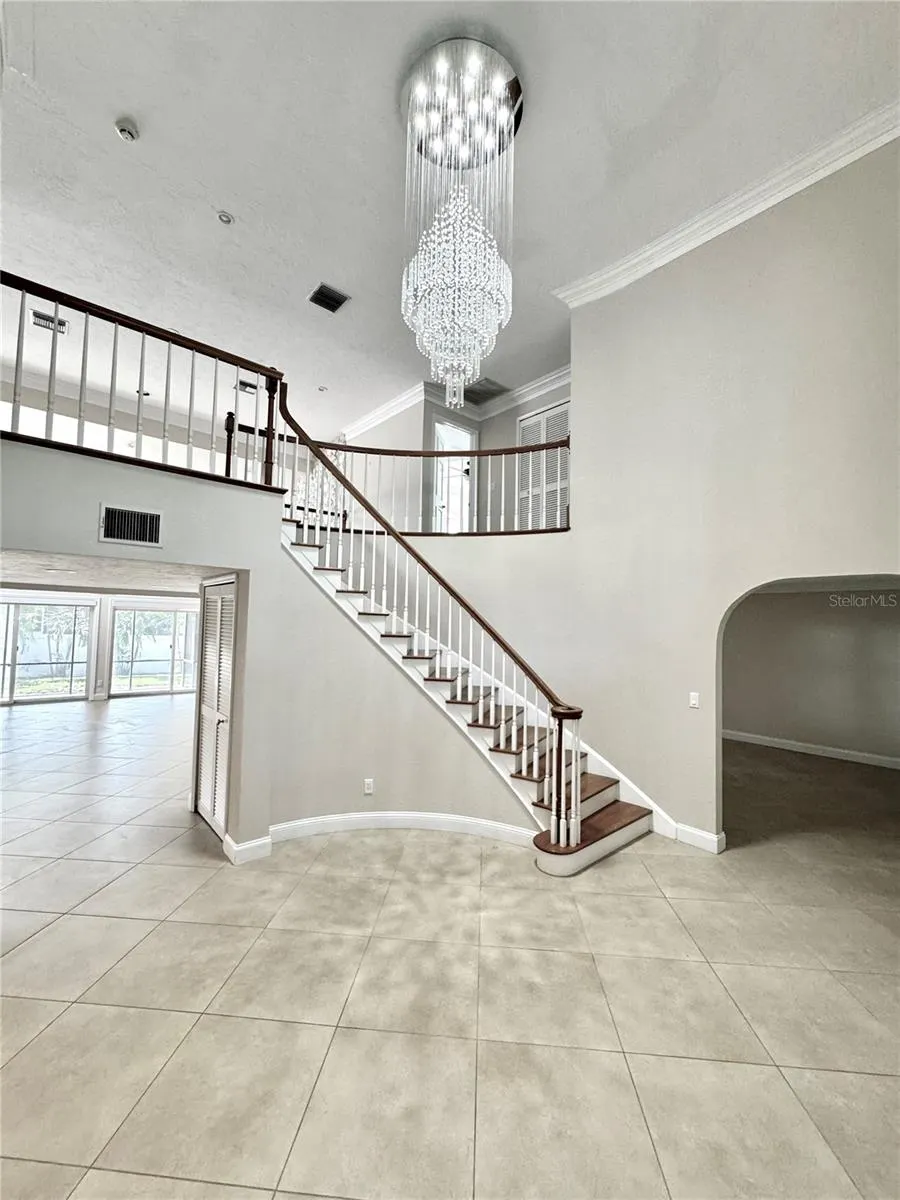 7315 HUNT CLUB LN