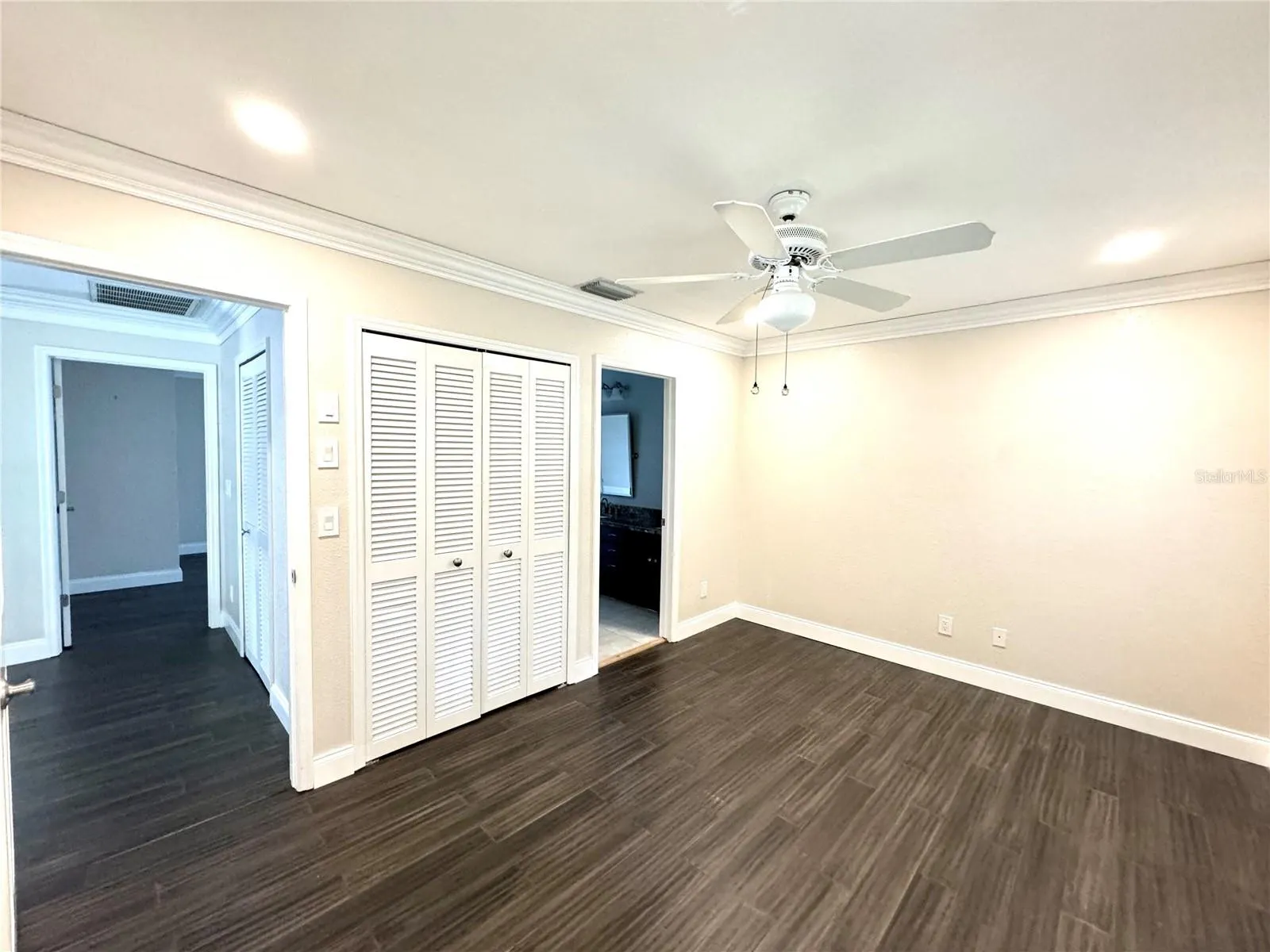 7315 HUNT CLUB LN