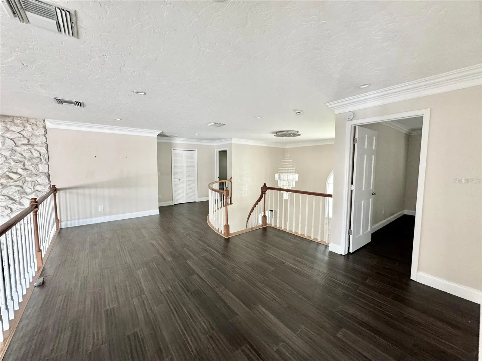7315 HUNT CLUB LN