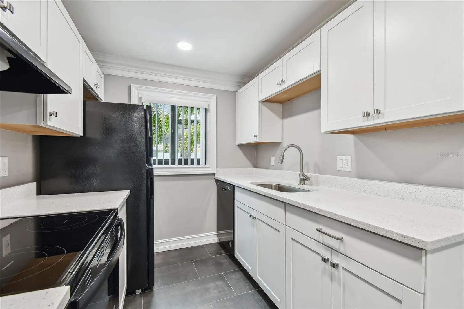 2942 W BAY DR #22, #22