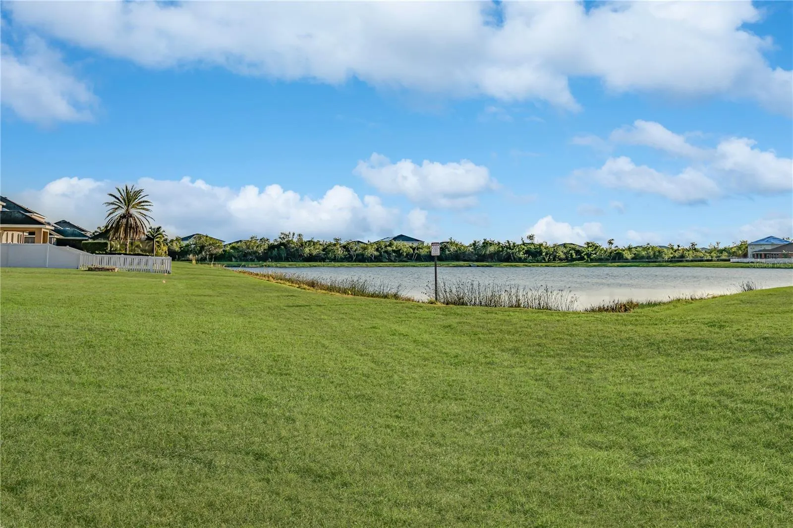 814 FERN LEAF DR