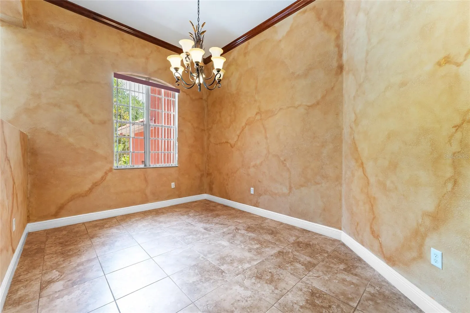 614 VINTAGE WAY