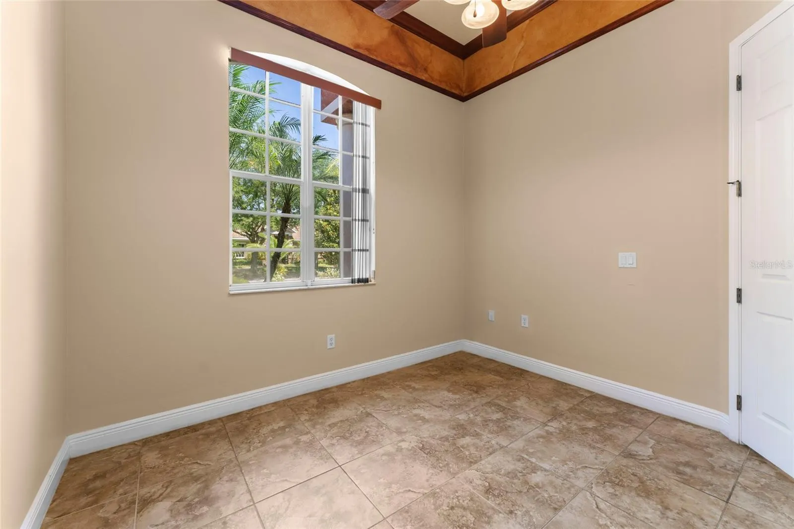 614 VINTAGE WAY