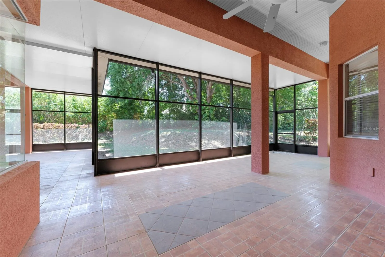 614 VINTAGE WAY