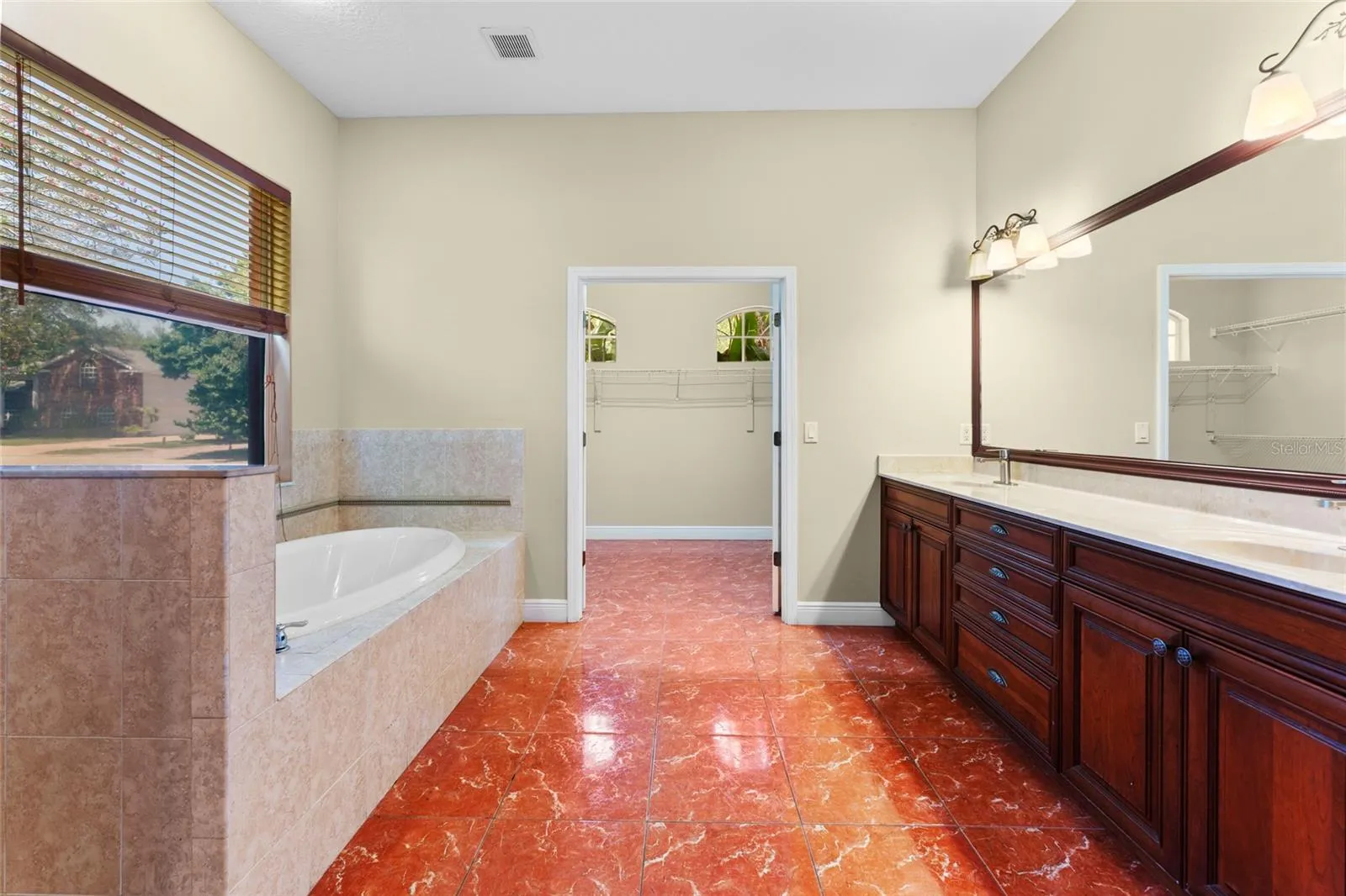 614 VINTAGE WAY