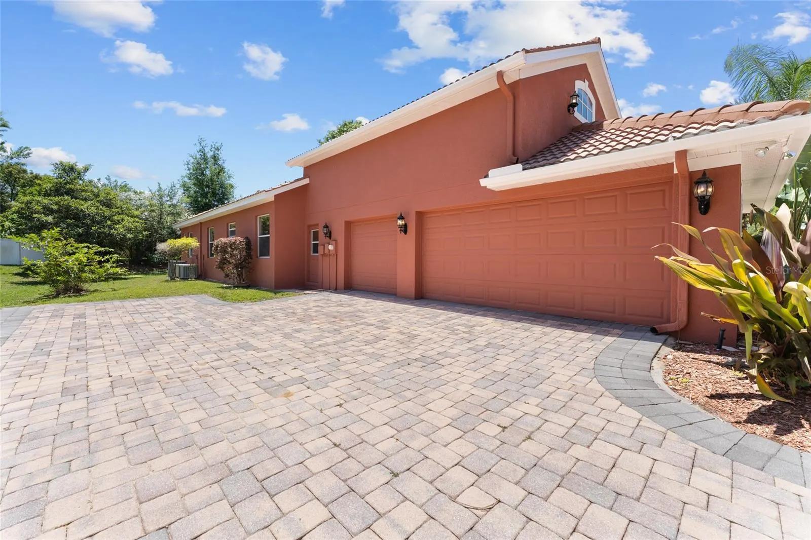 614 VINTAGE WAY