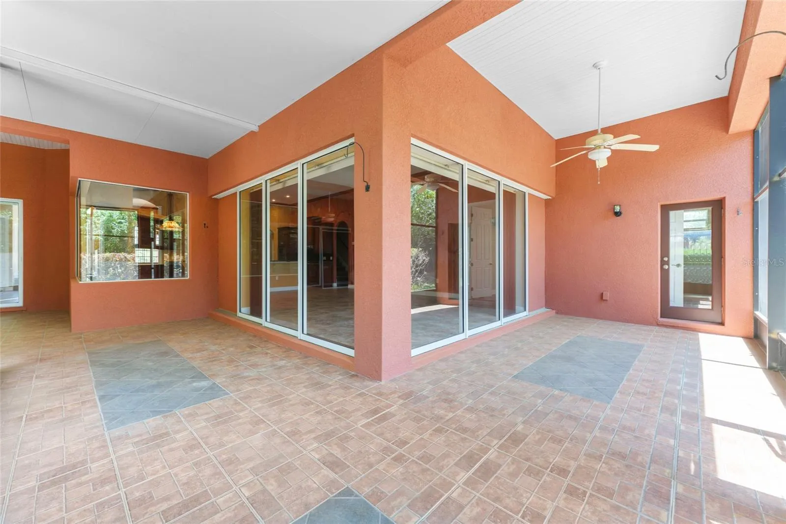 614 VINTAGE WAY