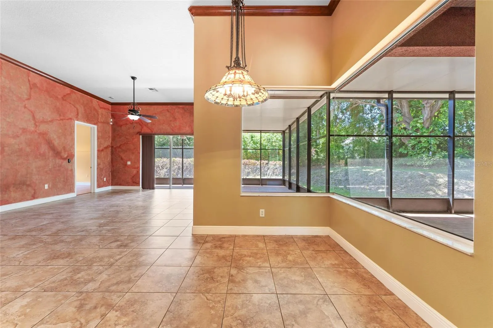 614 VINTAGE WAY