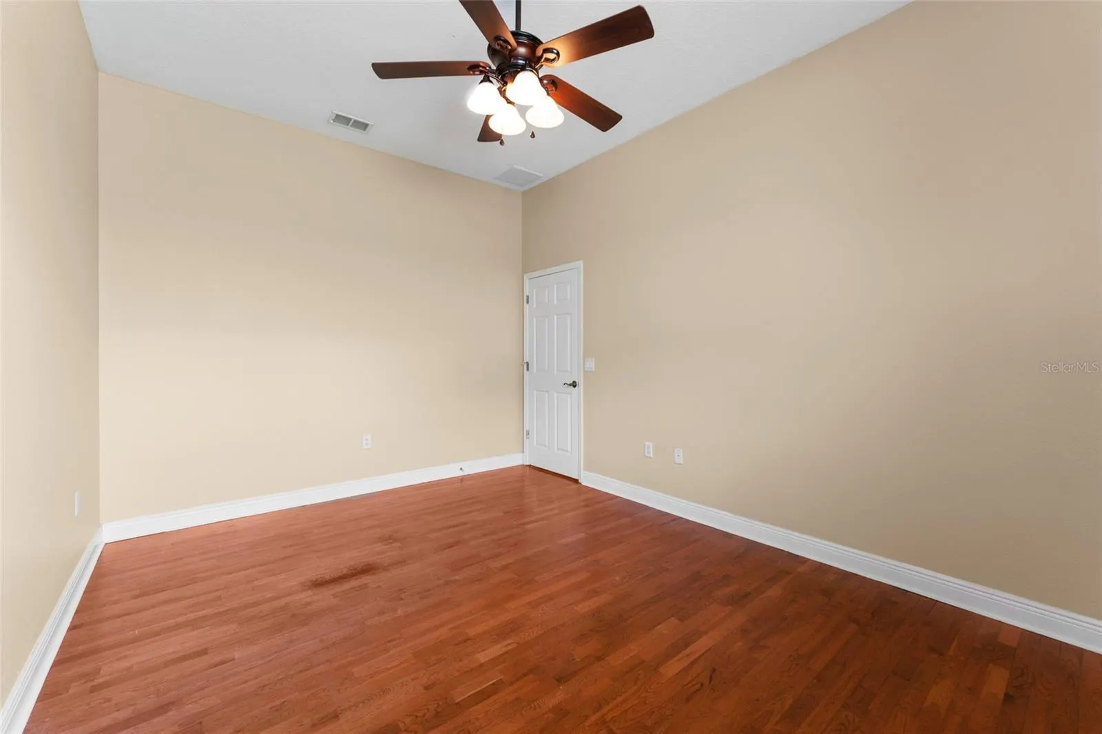 614 VINTAGE WAY