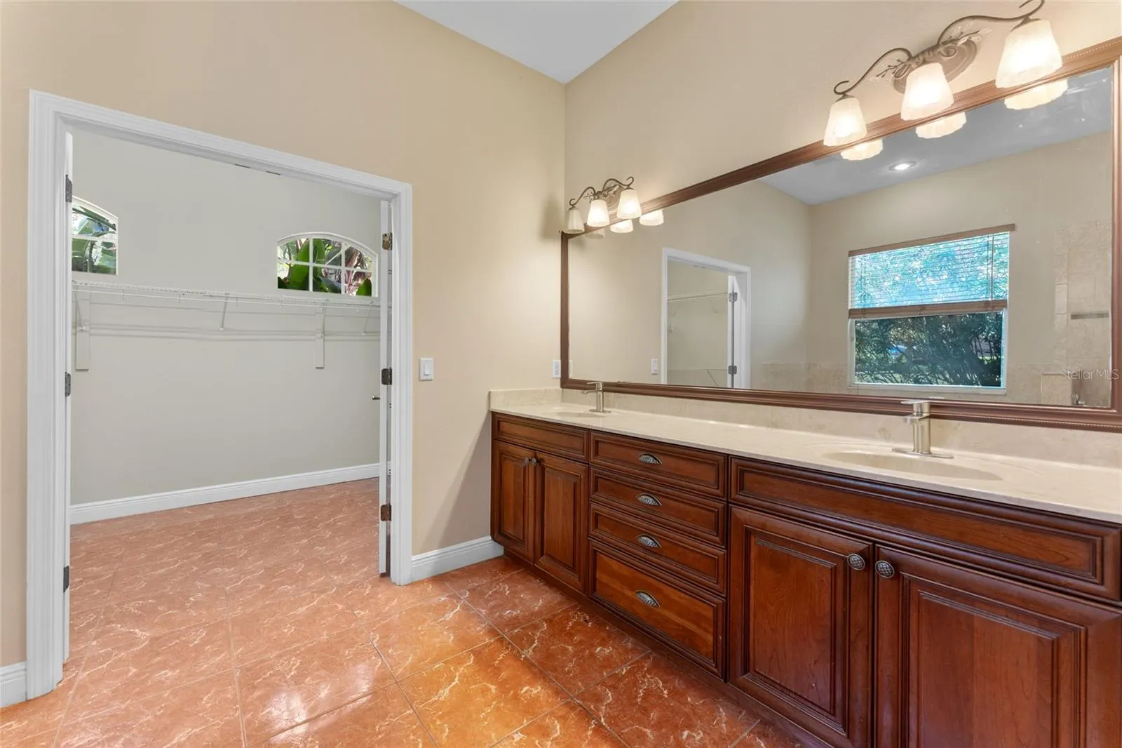 614 VINTAGE WAY