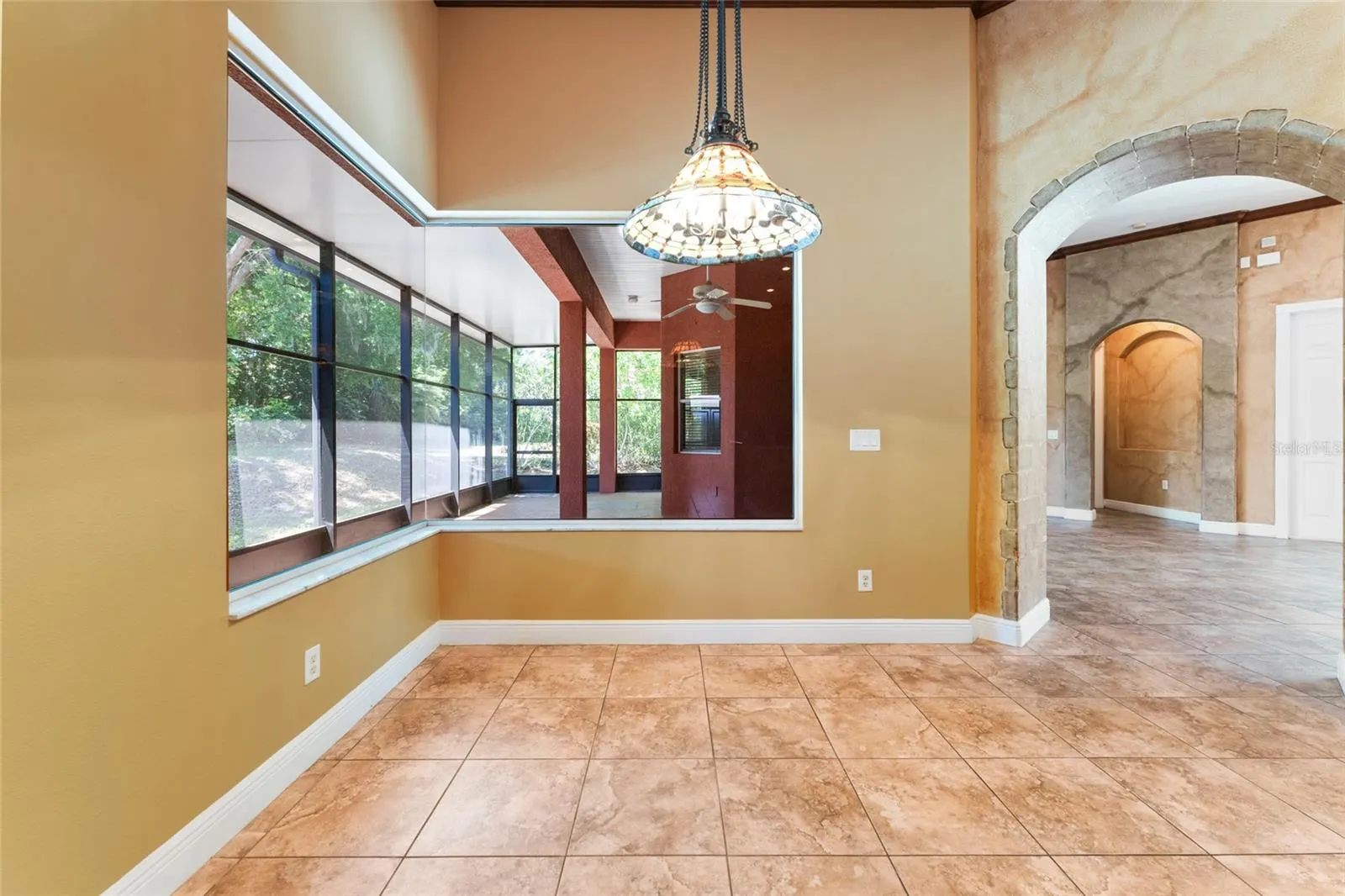 614 VINTAGE WAY