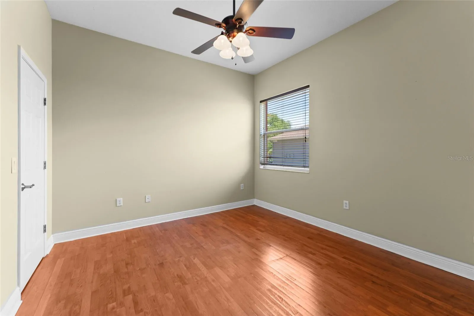 614 VINTAGE WAY