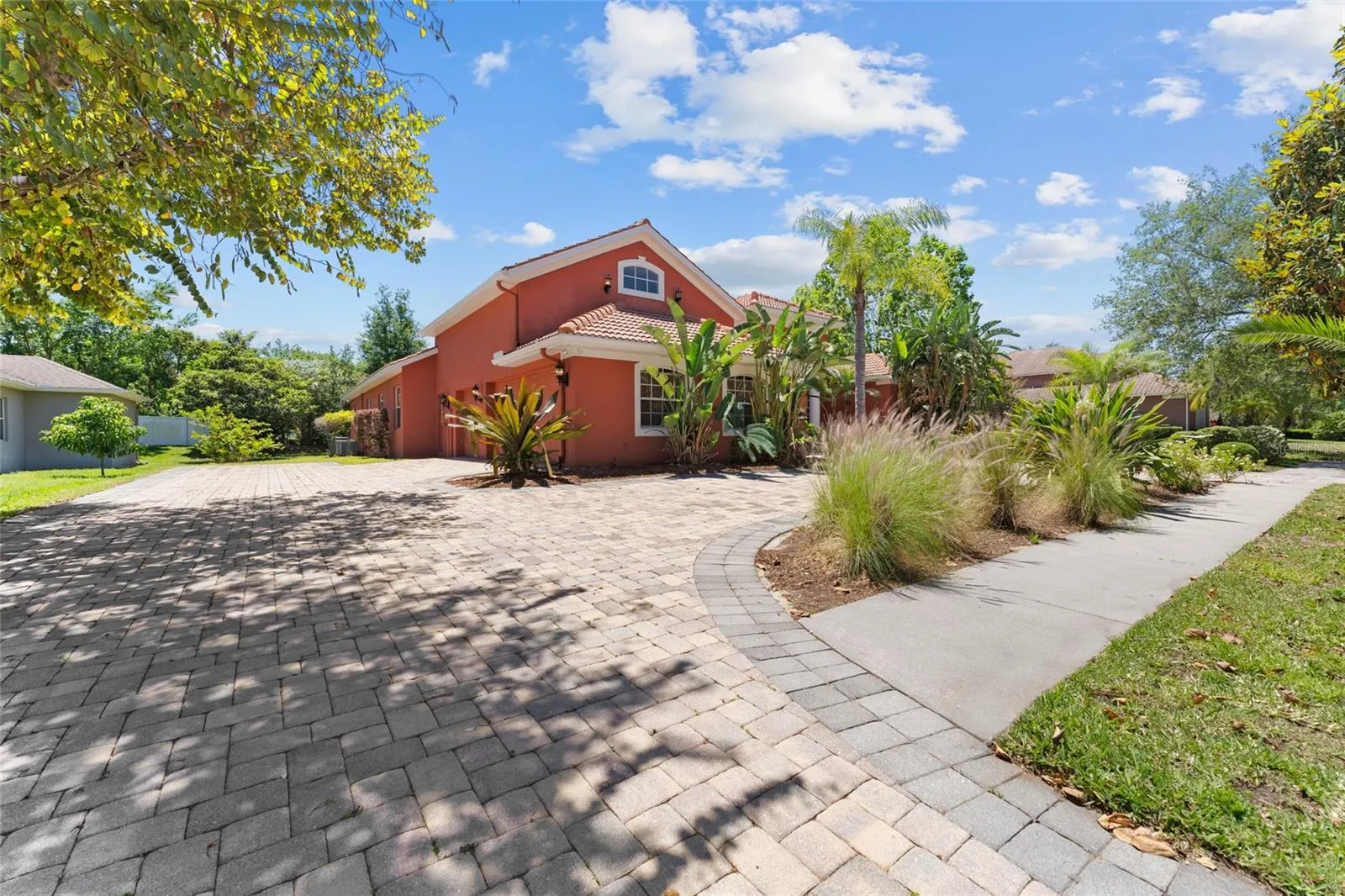 614 VINTAGE WAY