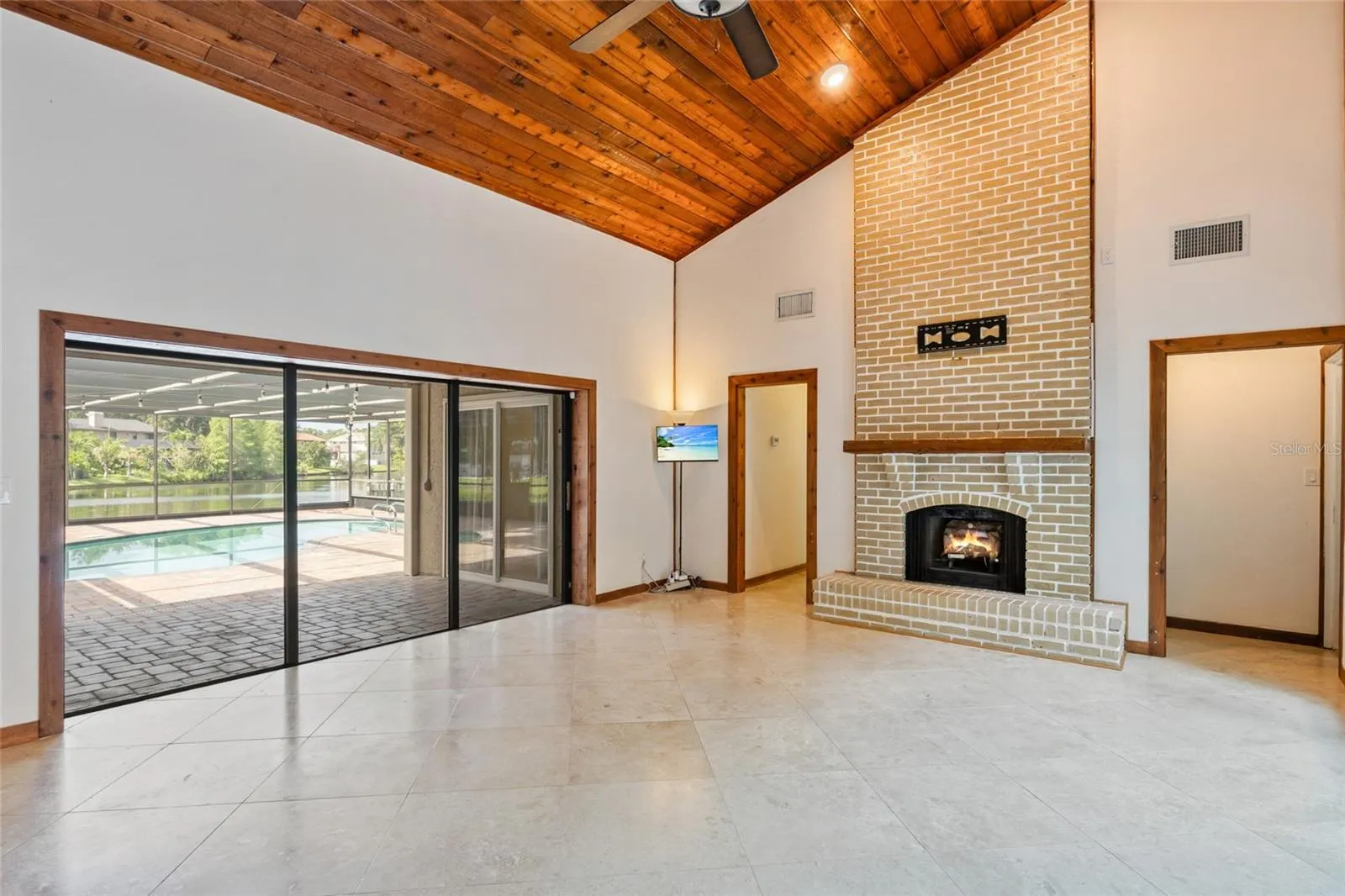 8764 BAYWOOD PARK DR