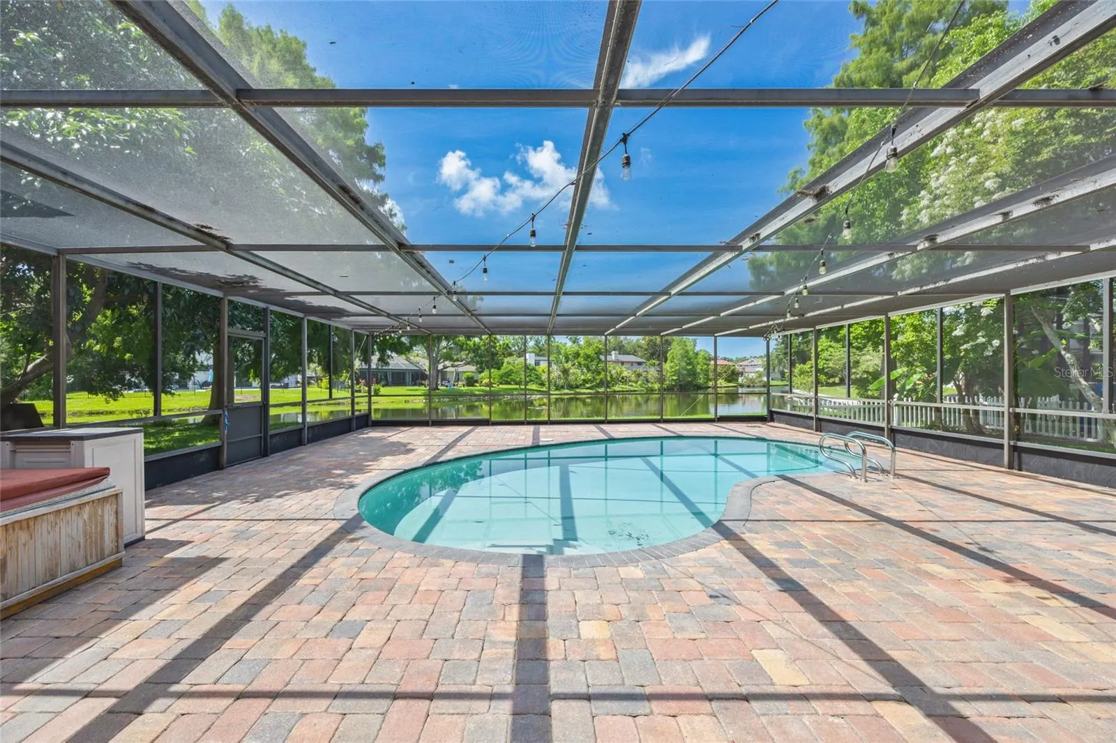 8764 BAYWOOD PARK DR