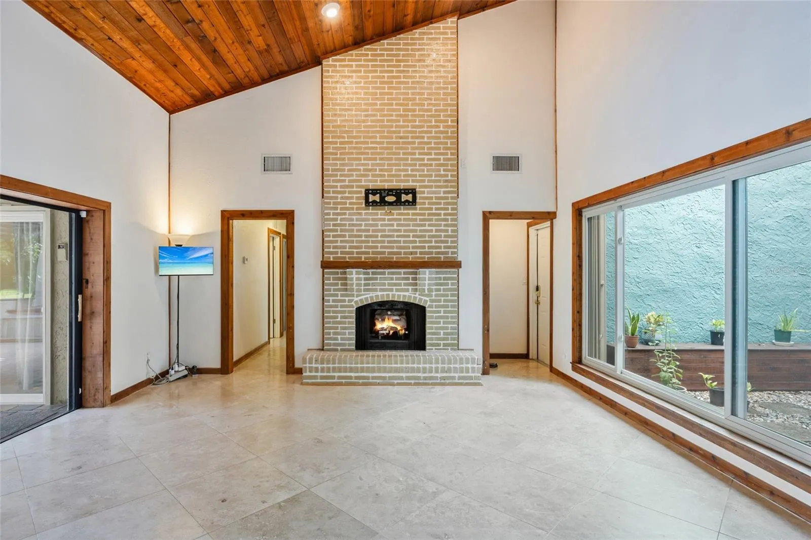 8764 BAYWOOD PARK DR