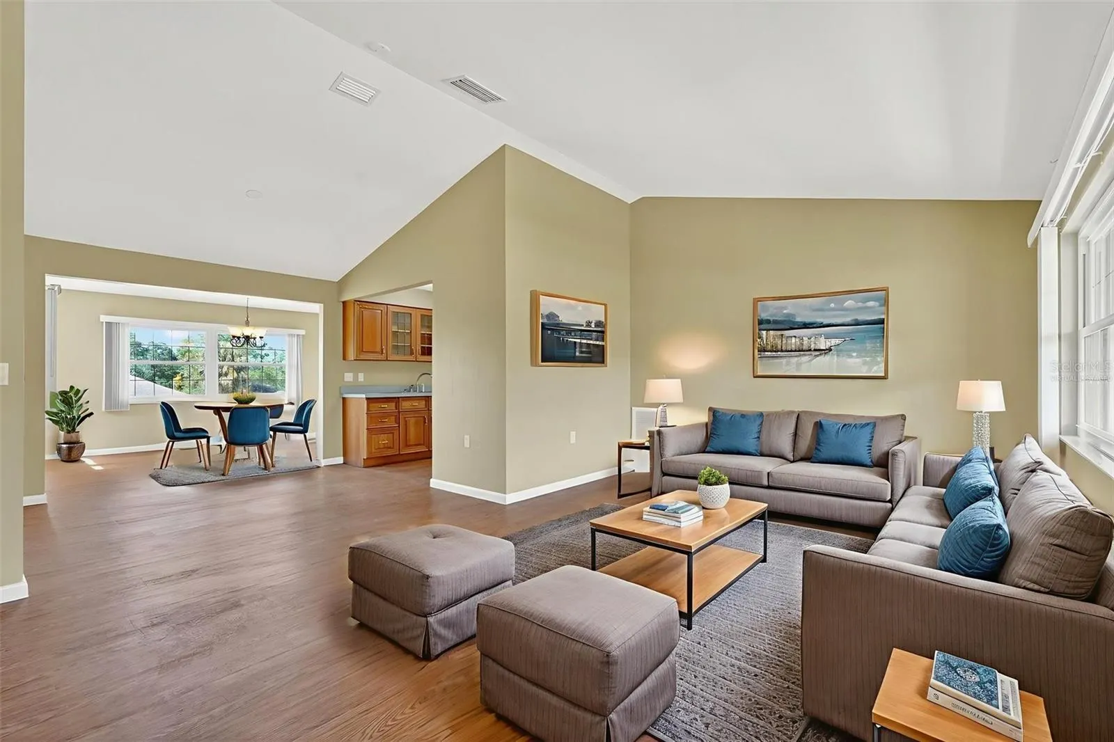 553 W BUTTONBUSH DR
